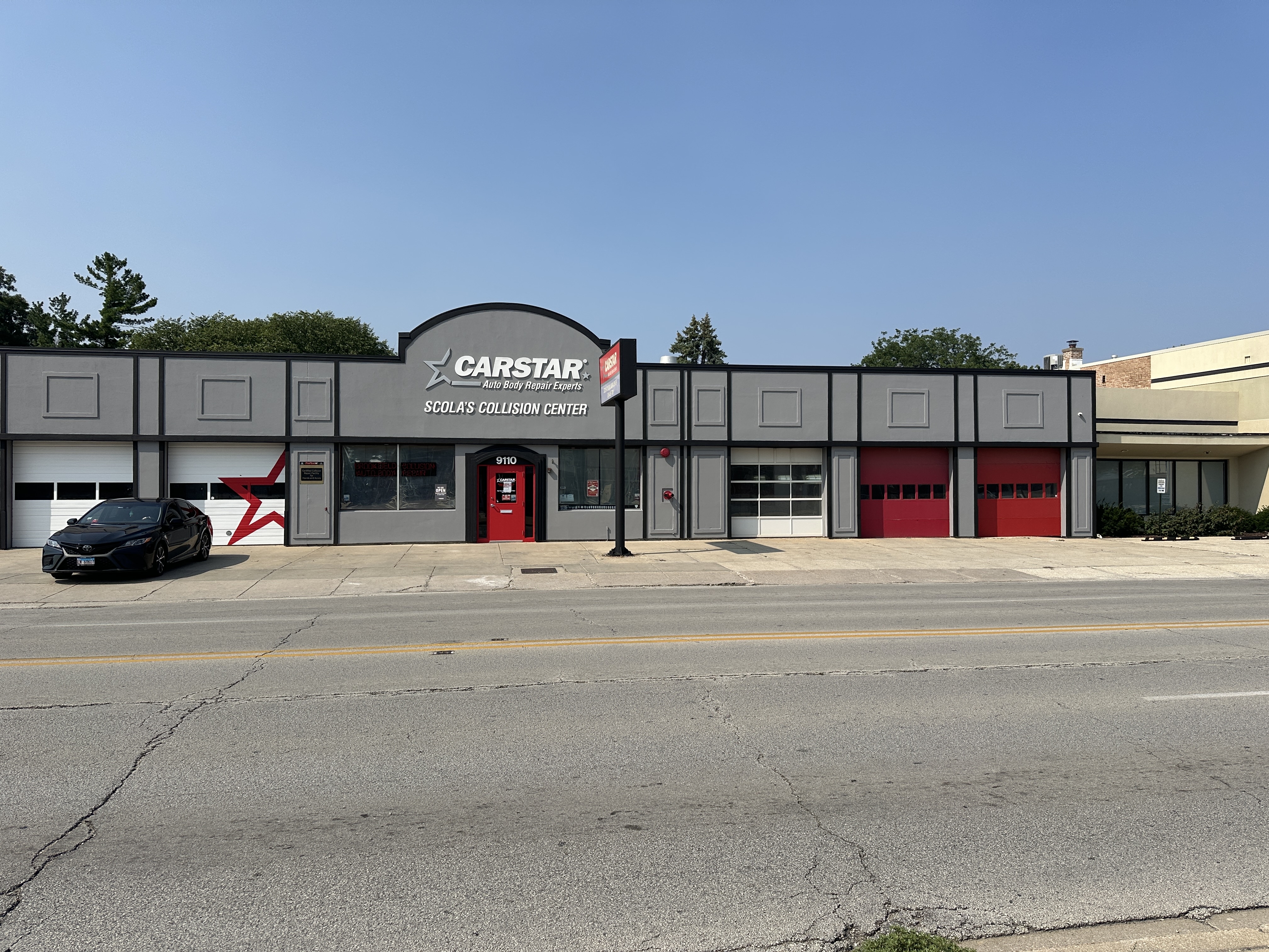 Carstar | CARSTAR Scola's Exterior